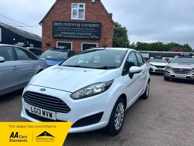 Used Ford Fiesta Style 2013 White Hatchback