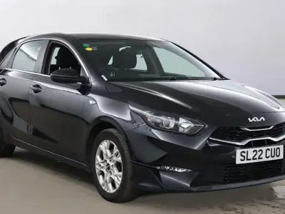Begagnad Kia Ceed Air 120 HK (88 kW) 2021 Svart Halvkombi