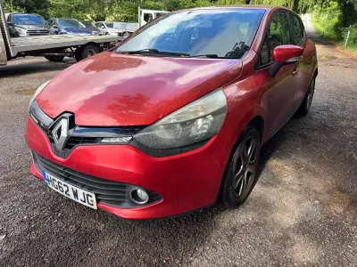 Used Renault Clio IV Expression+ 75 HP (55 kW) 2013 Red Hatchback