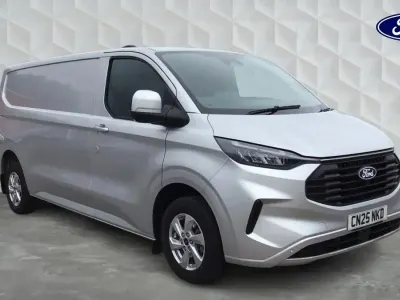 Usado Ford Transit Custom Limited 136 CV (100 kW) 2025 Plateado Van