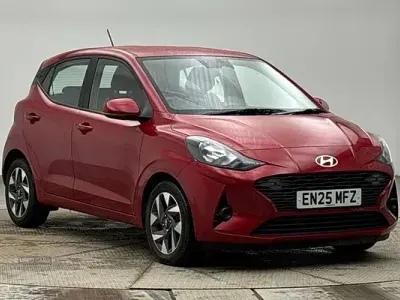 Used Hyundai i10 Advanced 63 HP (46 kW) 2025 Red Hatchback