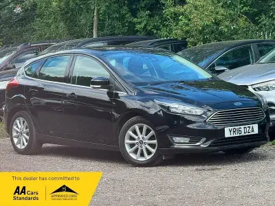 Used Ford Focus Titanium 120 HP (88 kW) 2016 Black Hatchback