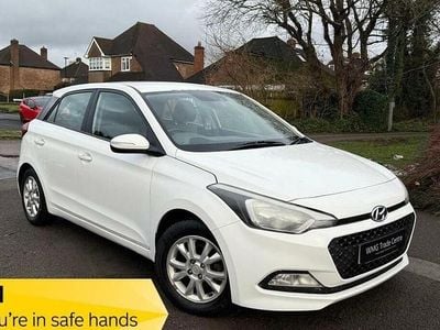 Used Hyundai i20 SE 84 HP (61 kW) 2016 White Hatchback