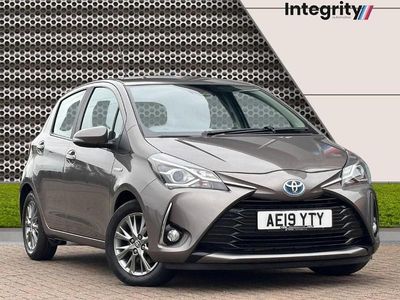 Used Toyota Yaris Hybrid 100 HP (73 kW) 2019 Bronze Hatchback