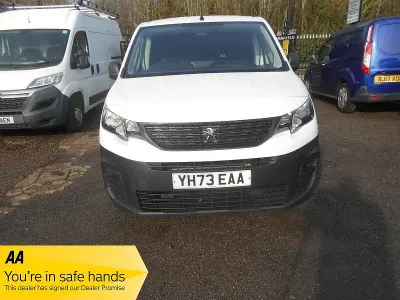 Used Peugeot Partner Premium 131 HP (96 kW) 2023 White MPV