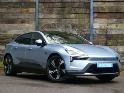 Begagnad Polestar 4 Plus 400 kW (544 HK) 2025 Blå SUV