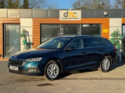 Usado Skoda Octavia SE L 150 CV (110 kW) 2022 Azul Familiar