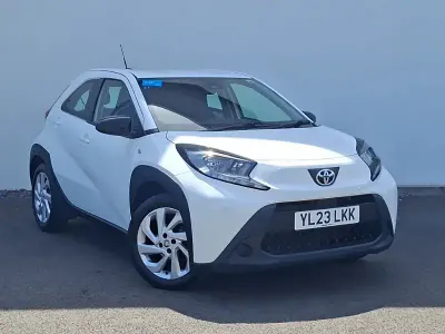 Used Toyota Aygo X PURE 72 HP (52 kW) 2023 White SUV