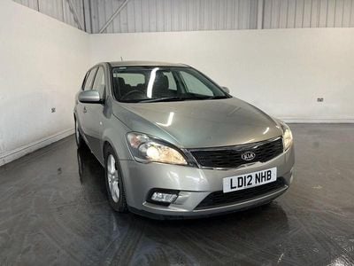 Used Kia Ceed 89 HP (65 kW) 2012 Silver Hatchback