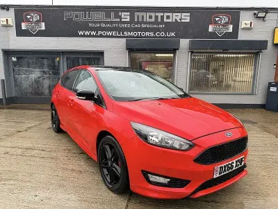 Used Ford Focus Zetec 182 HP (133 kW) 2016 Red Hatchback