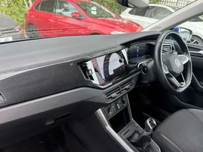 Used VW Polo Life 95 HP (69 kW) 2024 Blue Hatchback
