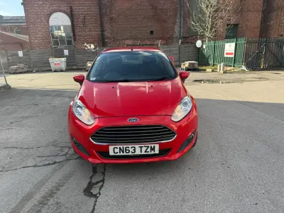 Used Ford Fiesta Zetec 82 HP (60 kW) 2013 Red Hatchback