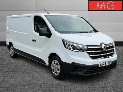 Used Renault Trafic 2023 Glacier white