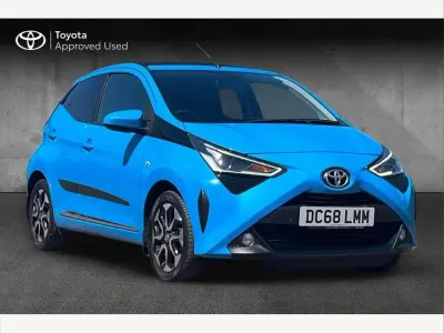 Used Toyota Aygo X-plore 70 HP (51 kW) 2018 Blue Hatchback