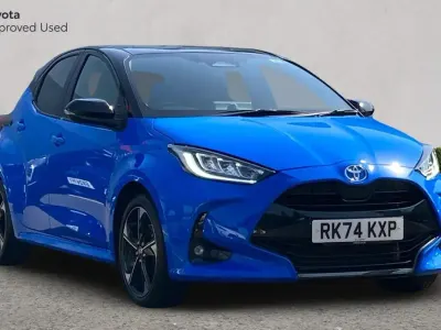 Used Toyota Yaris Edition 130 HP (95 kW) 2024 Neptune blue bitone Hatchback