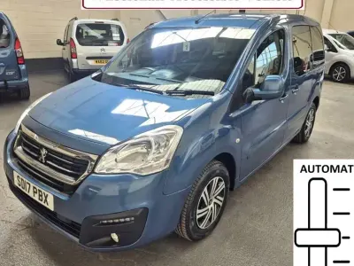 Used Peugeot TePee Allure 100 HP (73 kW) 2017 Estate