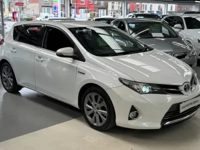 Usado Toyota Auris Hybrid
