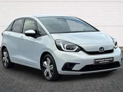 Used Honda Jazz Hybrid 109 HP (80 kW) 2022 White Hatchback