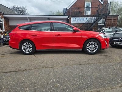 Used Ford Focus Titanium 125 HP (91 kW) 2019 Red Estate