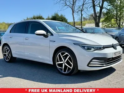 Używany VW Golf VIII Style 130 KM (95 kW) 2023 Biały Hatchback