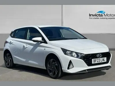 Used Hyundai i20 SE 99 HP (72 kW) 2023 White Hatchback