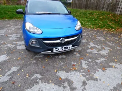 Usado Vauxhall Adam Rocks 2016 Azul Utilitario
