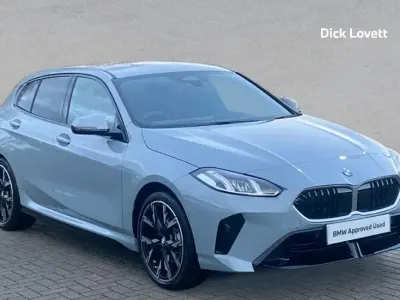 Begagnad BMW 120 M Sport 168 HK (123 kW) 2025 Grå Halvkombi