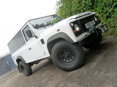 Used Land Rover Defender 122 HP (89 kW) 2012 White SUV
