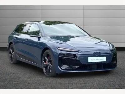 Begagnad Audi A6 e-tron Performance 269 kW (367 HK) 2025 Blå Kombi