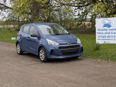 Used Hyundai i10 66 HP (48 kW) 2014 Blue Hatchback