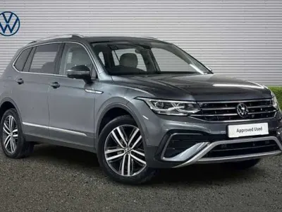 Gebraucht VW Tiguan Allspace Elegance 150 PS (110 kW) 2023 Grau SUV