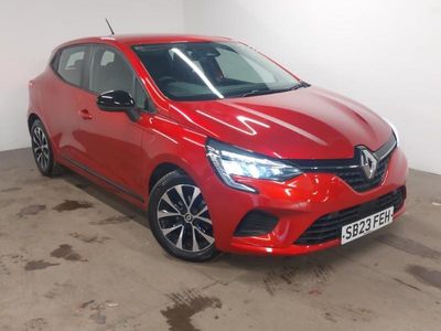 Used Renault Clio V Evolution 90 HP (66 kW) 2023 Red Hatchback