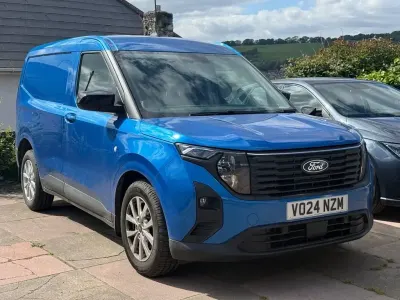 Second-hand Ford Transit Limited 2024 Albastru Van