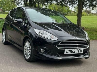Used Ford Fiesta Titanium 105 HP (77 kW) 2013 Black Hatchback