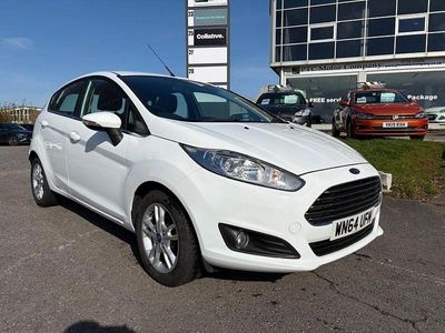 Used Ford Fiesta Zetec 100 HP (73 kW) 2014 White Hatchback