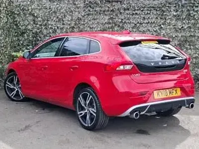 Begagnad Volvo V40 R-Design Pro 120 HK (88 kW) 2018 Röd Halvkombi