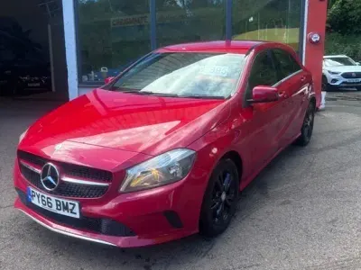 Begagnad Mercedes A160 SE 2016 Röd Halvkombi