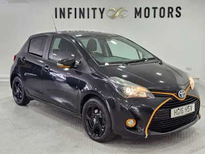 Second-hand Toyota Yaris Hybrid 2016 Negru Hatchback