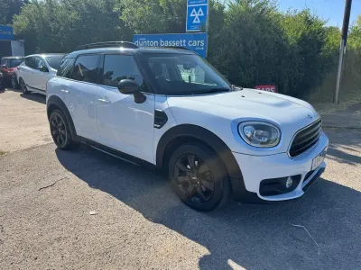 Used Mini Cooper 2018 White Hatchback