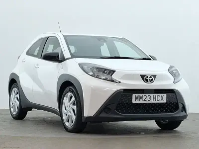Used Toyota Aygo X PURE 72 HP (52 kW) 2023 White SUV