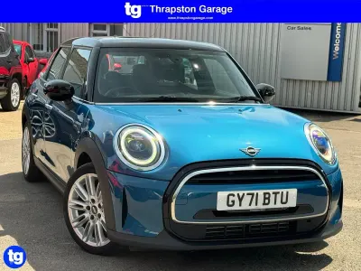 Usado Mini Cooper Exclusive 2021 Azul Utilitario
