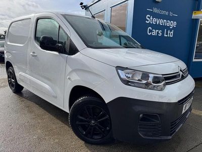 Used Citroën Berlingo 100 HP (73 kW) 2021 White MPV