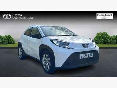 Używany Toyota Aygo X PURE 72 KM (52 kW) 2024 Biały SUV