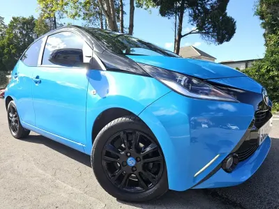 Used Toyota Aygo X-cite 69 HP (50 kW) 2016 Blue Hatchback