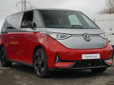 Usado VW ID. Buzz GTX 250 kW (340 HP) 2025 Prateado Monovolume