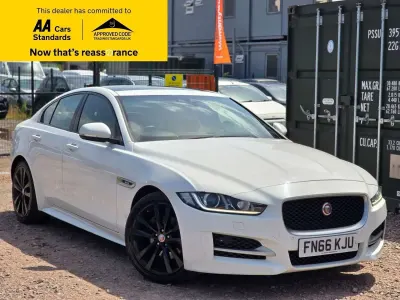 Used Jaguar XE R-Sport 180 HP (132 kW) 2016 White Sedan