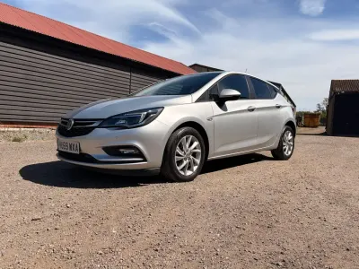 Begagnad Vauxhall Astra S 110 HK (80 kW) 2019 Silver Halvkombi