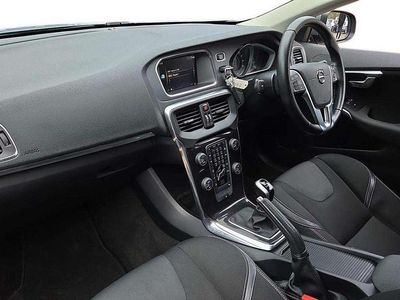 Used Volvo V40 Momentum 120 HP (88 kW) 2017 Grey Hatchback