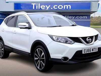 White Used 2016 Nissan Qashqai Tekna SUV | £9,490 (Fair price)