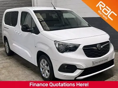 Begagnad Vauxhall Combo 2022 Vit Minibuss